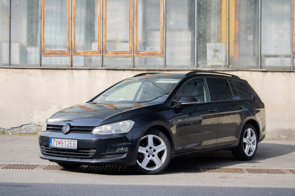 Volkswagen Golf Variant 1,6 TDI Comfortline 77kW M5 NA SPLÁTKY / NA PROTIÚČET
