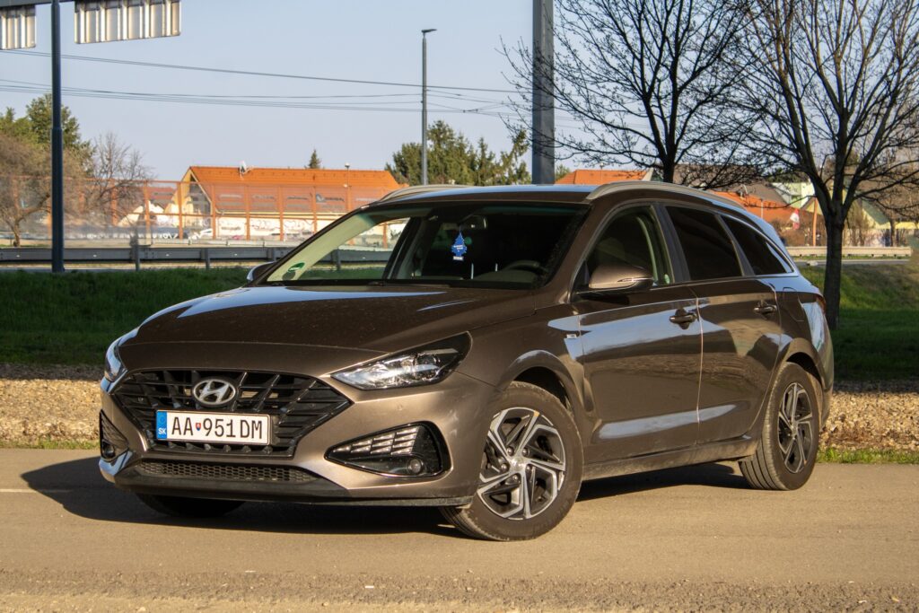 Hyundai i30 CW 1.5 T-GDi mHEV iMT Family