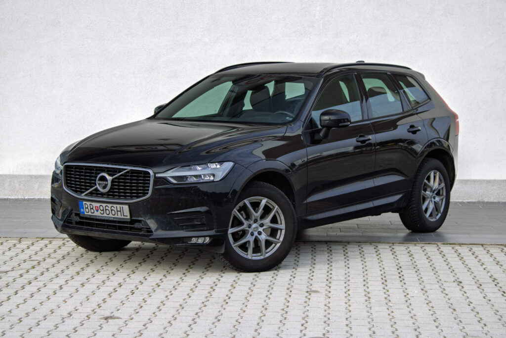 Volvo XC60 D4 R-Design A/T 140kW A8 MOŽNÁ ZÁRUKA / NA SPLÁTKY / NA PROTIÚČET