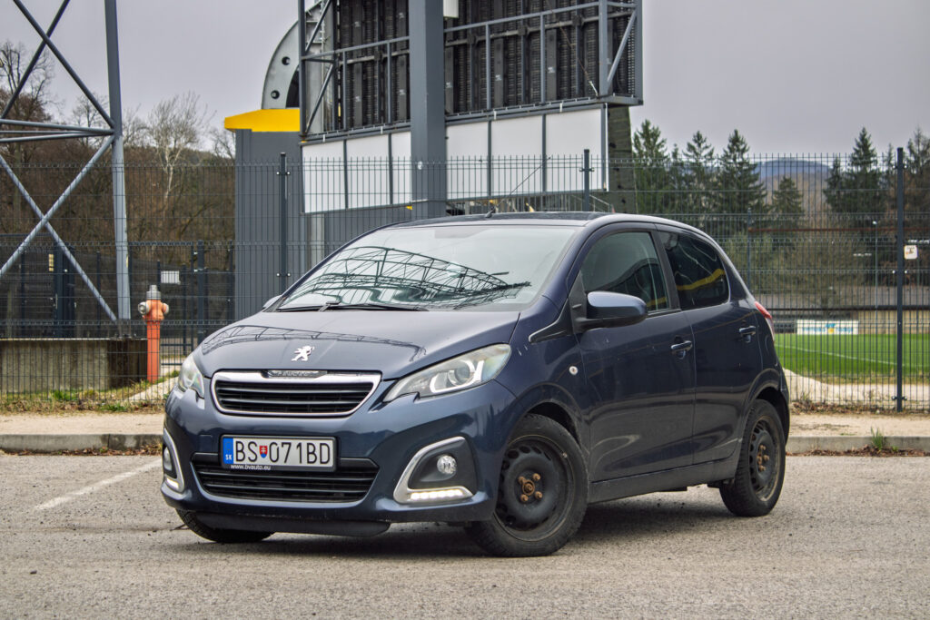 Peugeot 108 1.2 Puretech 60kW M5 / NA SPLÁTKY / NA PROTIÚČET