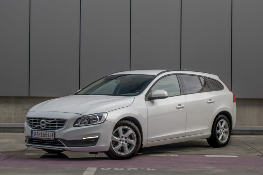 Volvo V60 2.0L, 88kw, ZÁRUKA / AJ NA SPLÁTKY / PROTIÚČET