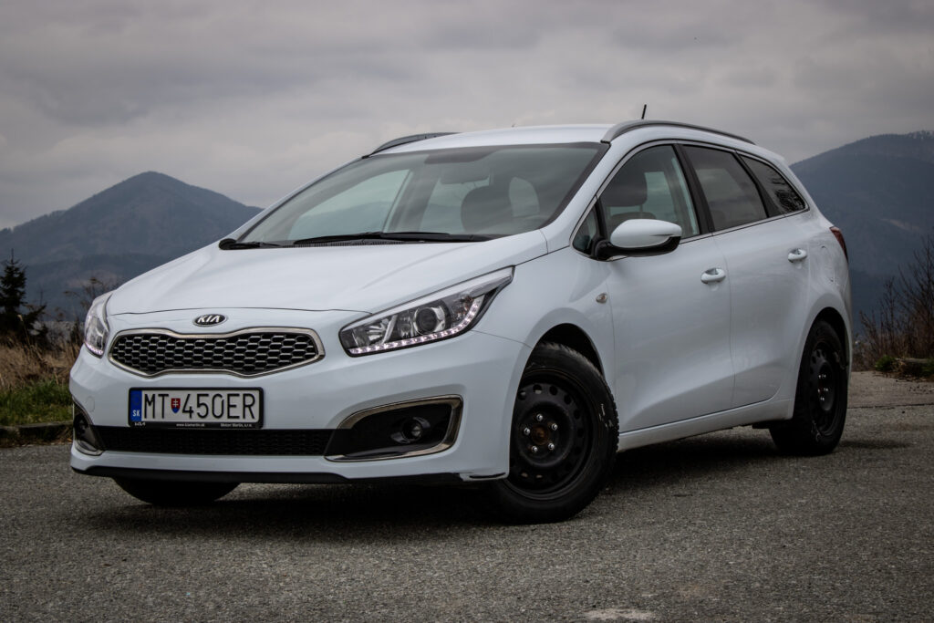 Kia Ceed SW 1.6 GDI Silver, 99kW, M6, 5d. (2015 - 2018)/ AJ NA SPLÁTKY / PROTIÚČET