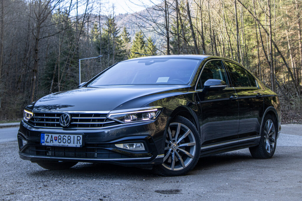Volkswagen Passat 2.0 BiTDI R-Line 4Motion DSG, 176kW, A7, 4d. /AJ NA SPLÁTKY/PROTIÚČET