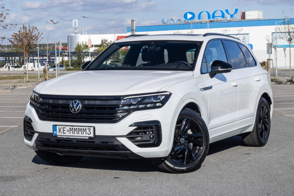 Volkswagen Touareg 3.0 V6 TSI R-line 4Motion Tiptronic, 250kW (2022) / AJ NA SPLÁTKY / PROTIÚČE