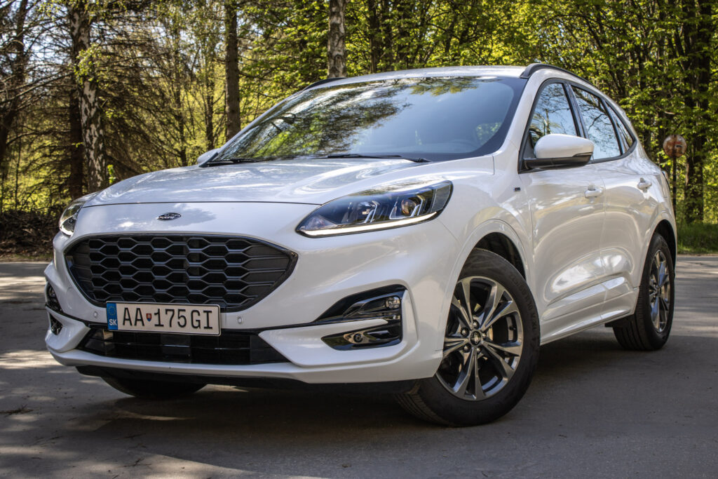 Ford Kuga 1.5 EcoBoost 150k ST-Line / NA SPLÁTKY / PROTIÚČET