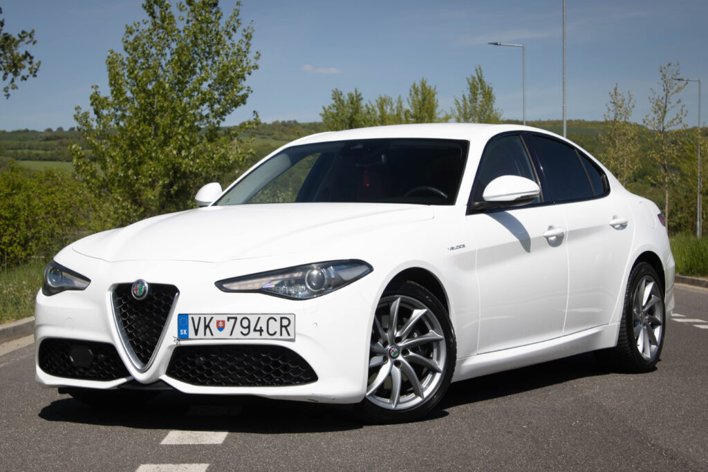 Alfa Romeo Giulia 2.2 Q4 A/T VELOCE
