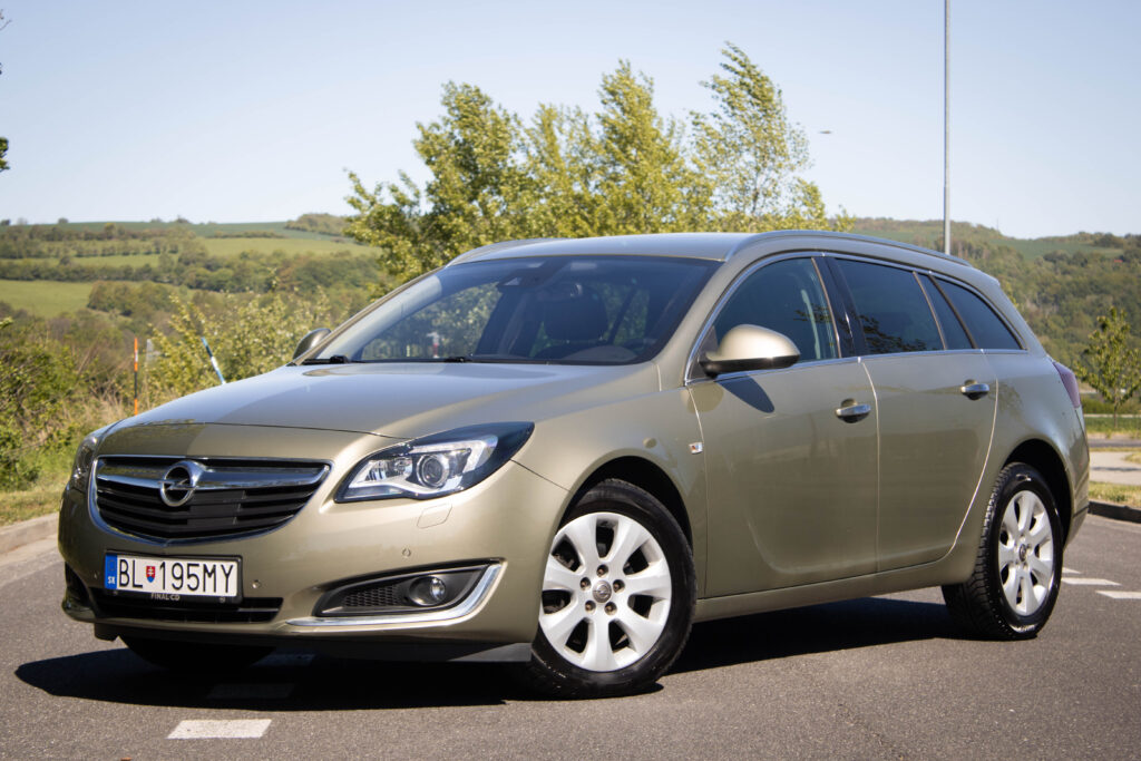 Opel Insignia ST 2.0 CDTi 4x4 A/T / AJ NA SPLÁTKY / PROTIÚČET /