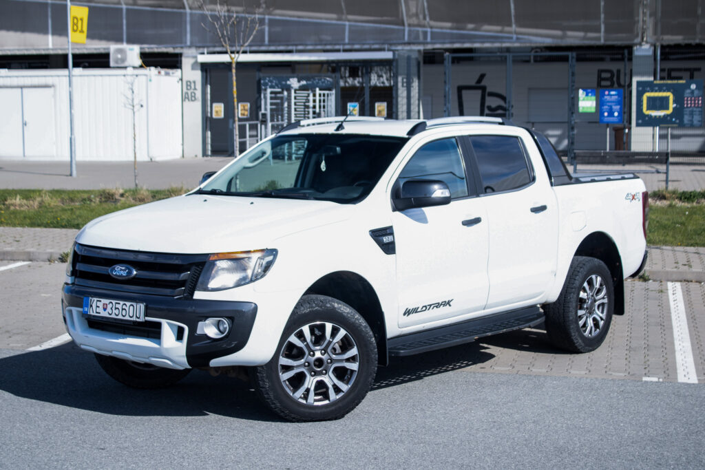 Ford Ranger 3.2 TDCi DoubleCab 4x4 Wildtrak A/T, 147kW (2014) / AJ NA SPLÁTKY / PROTIÚČET /