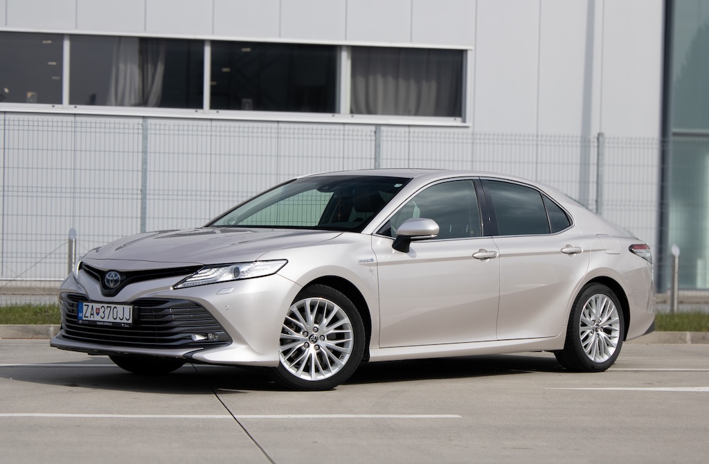 Toyota Camry Executive VIP Hybrid /AJ NA SPLÁTKY /PROTIÚČET