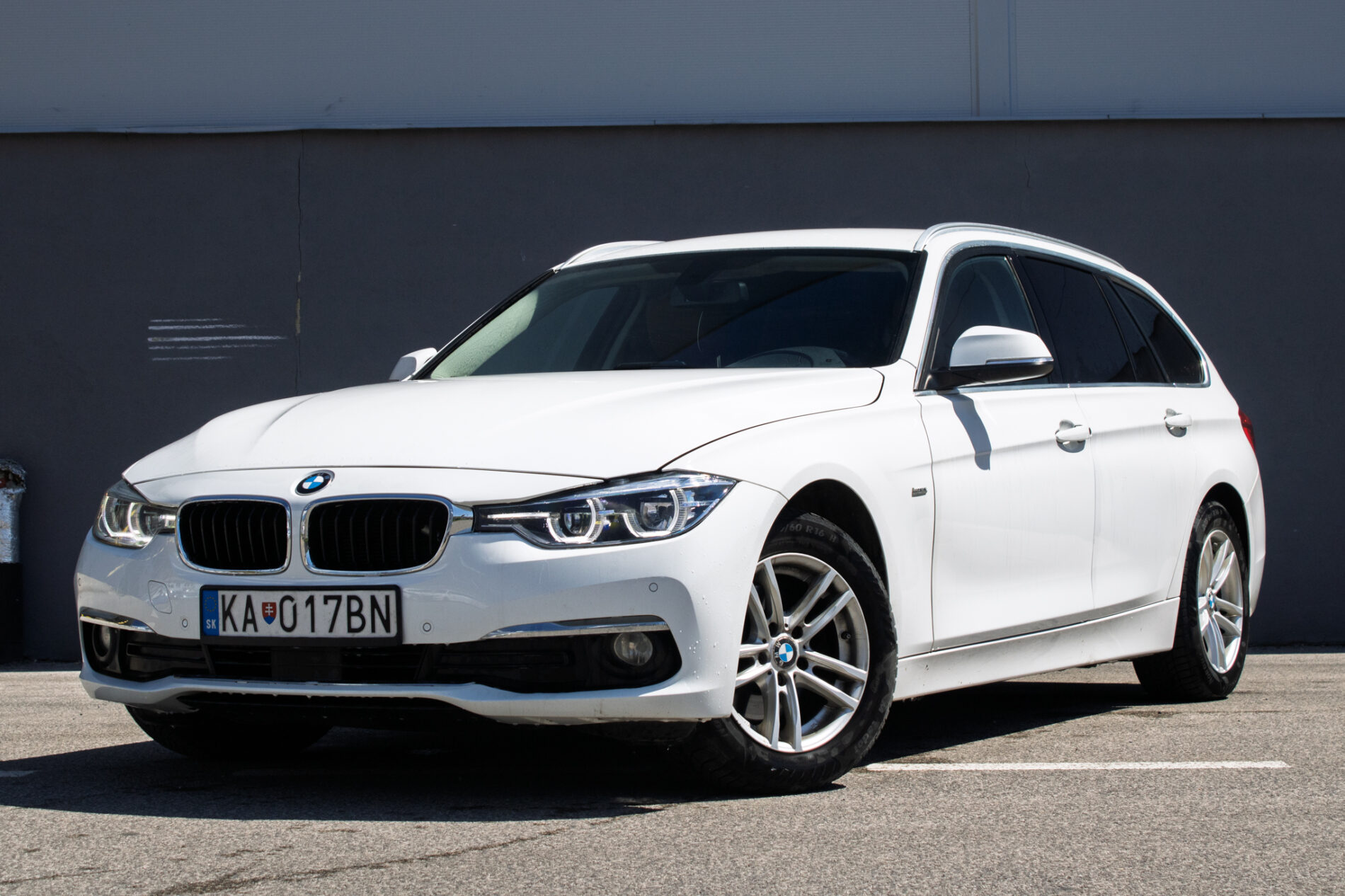 BMW Rad 3 Touring 320d xDrive 140kW AT8 / NA SPLÁTKY / NA PROTIÚČET