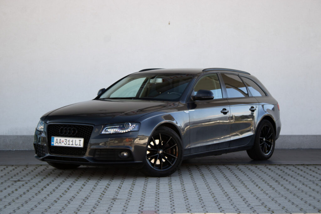 Audi A4 Avant 2.0 TDI multitronic / NA SPLÁTKY / NA PROTIÚČET