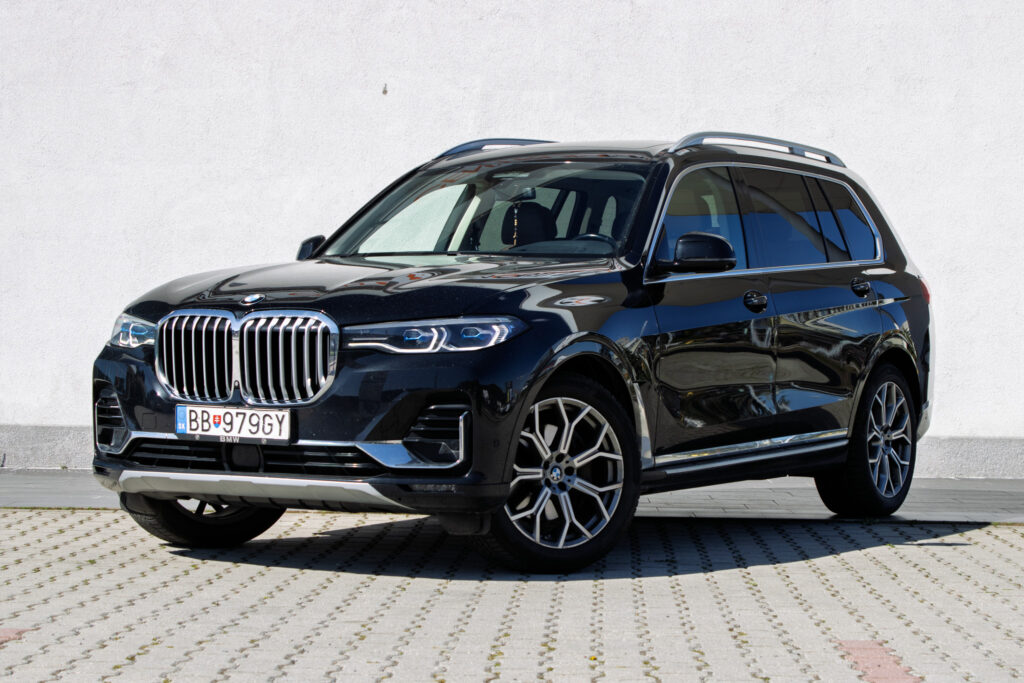 BMW X7 xDrive 40i A/T / NA SPLÁTKY / NA PROTIÚČET