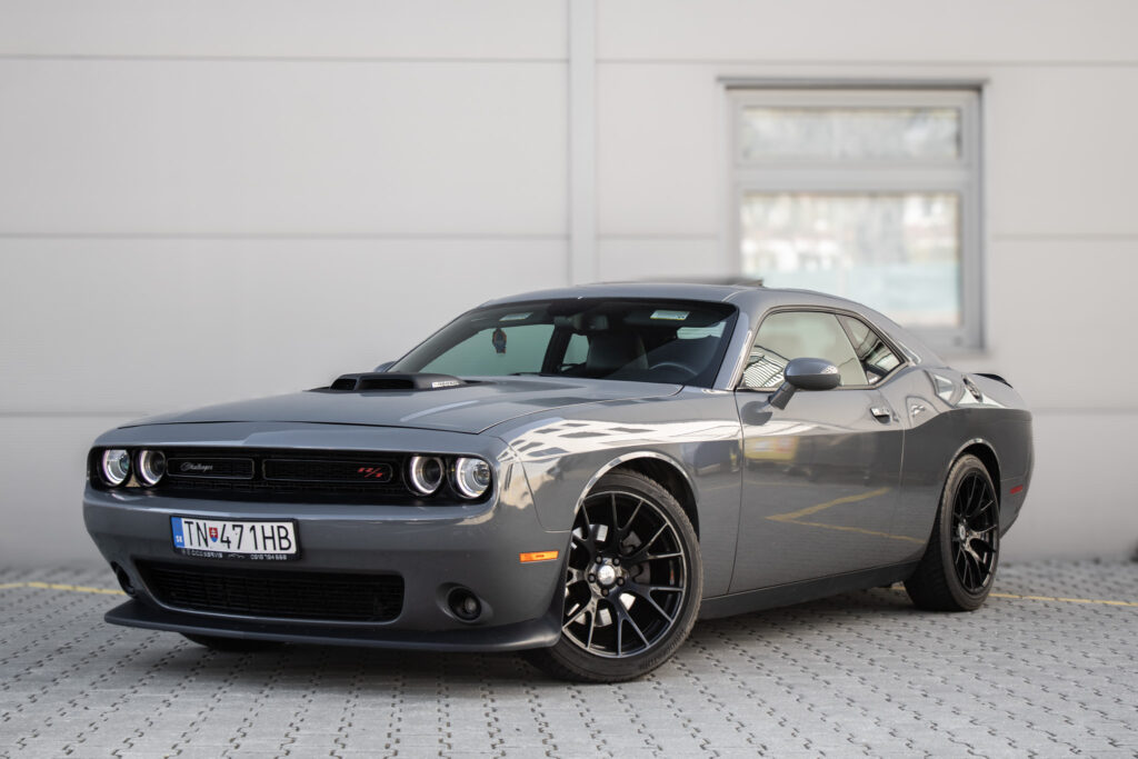 Dodge Challenger 5.7 HEMI SHAKER / MT / LSD / Harman Kardon