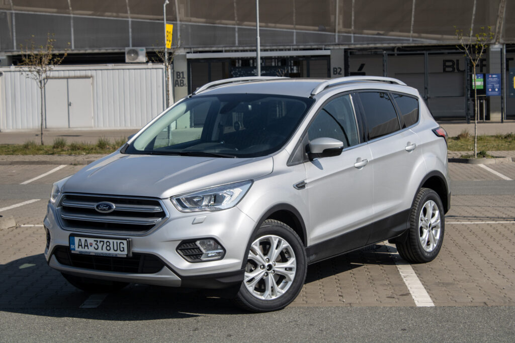 Ford Kuga 2.0 TDCi Duratorq ST-Line / 88kW / A6 / ZÁRUKA / AJ NA SPLÁTKY / PROTIÚČET