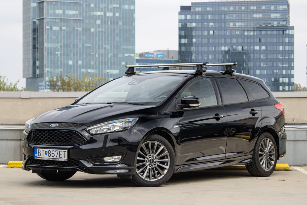 Ford Focus Kombi 1.5 TDCi ST Line, /AJ NA SPLÁTKY/PROTIÚČET/