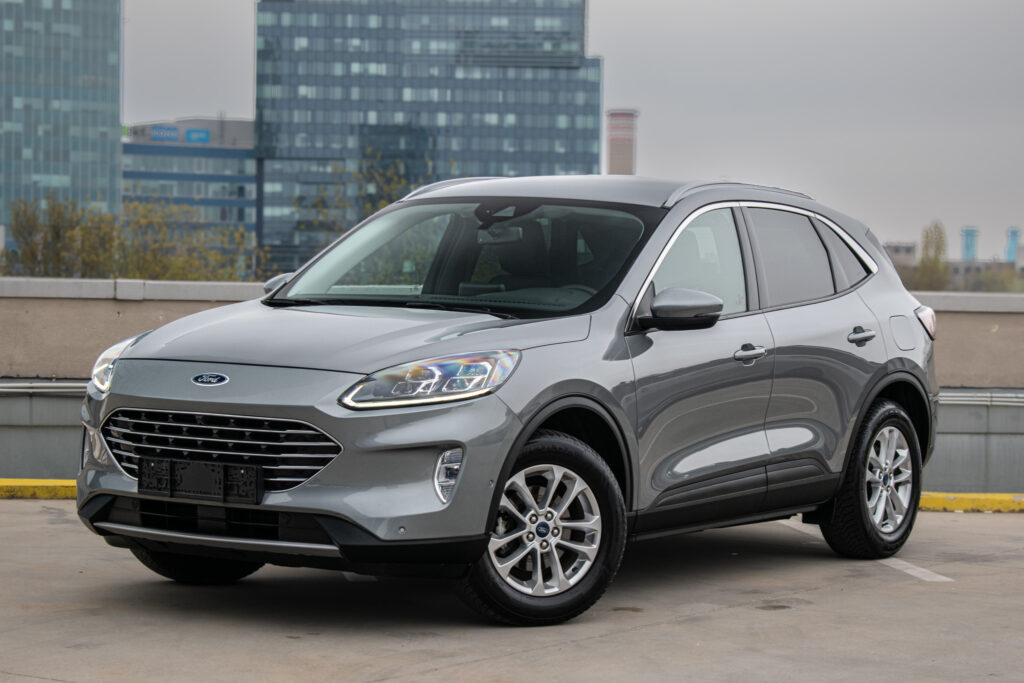 Ford Kuga 2.5 Duratec HEV AJ NA SPLÁTKY / PROTIÚČET