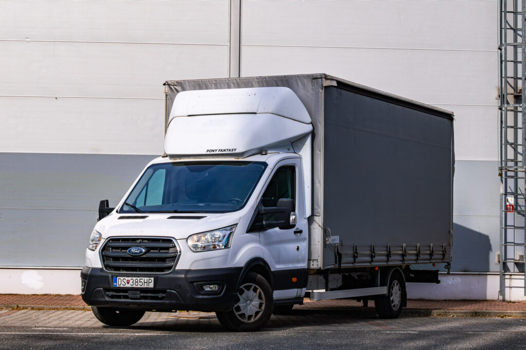 Ford Transit Valník s plachtou 2.0 TDCi 117kW / L5 / 10 paliet / TOP STAV / SK vozidlo /