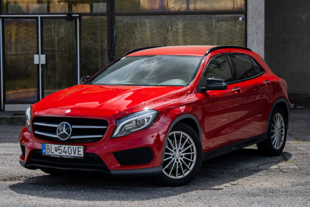 Mercedes-Benz GLA 220 d 4MATIC A/T