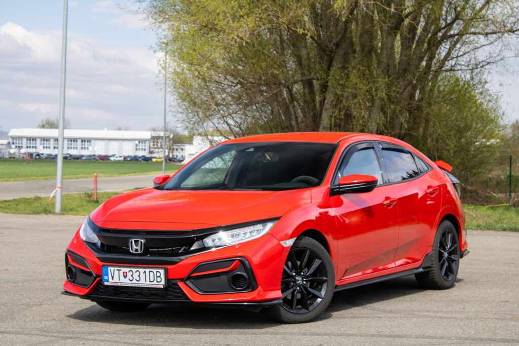 Honda Civic 1.0 VTEC Turbo Comfort Sport Line / 93kW / ZÁRUKA / AJ NA SPLÁTKY / PROTIÚČET