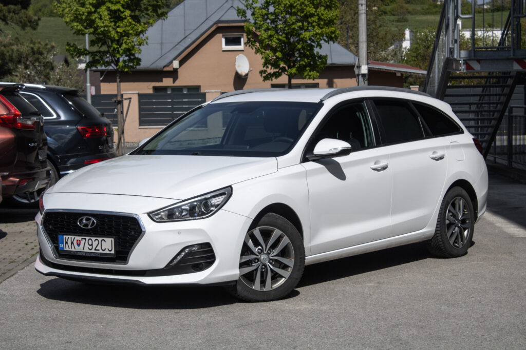 Hyundai i30 CW 1.4 Family / 73kW / M6 / ZÁRUKA / AJ NA SPLÁTKY / PROTIÚČET