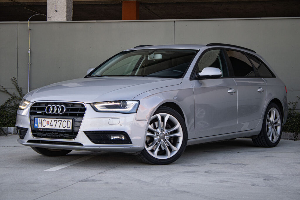 Audi A4 Avant quattro 2.0 155kW AT 2012 / AJ NA SPLÁTKY / PROTIÚČET /
