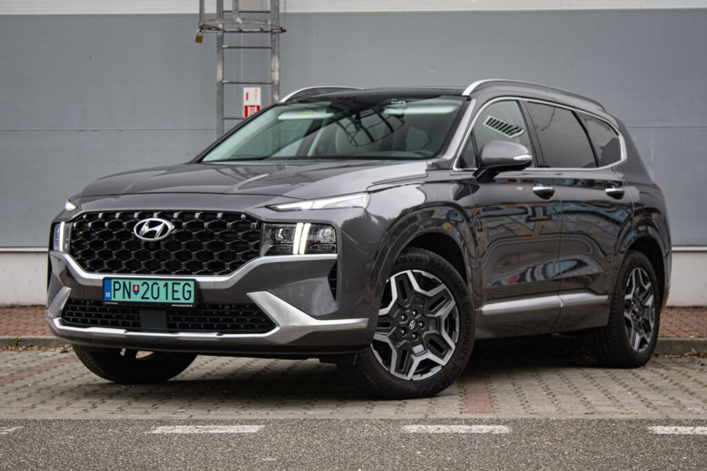 Hyundai Santa Fe 1.6T-GDi HEV 4x4 A/T 132kW 2022 / AJ NA SPLÁTKY / PROTIÚČET /