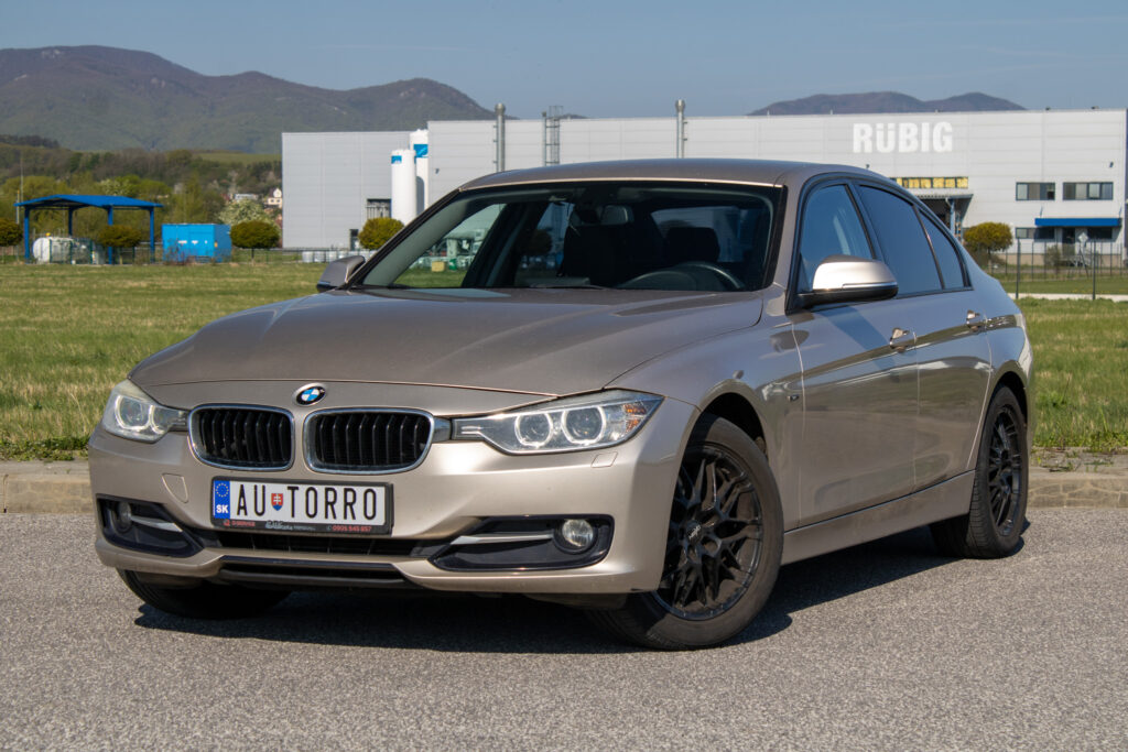 BMW Rad 3 320D x-Drive 135kw / AJ NA SPLÁTKY - PROTIHODNOTA /