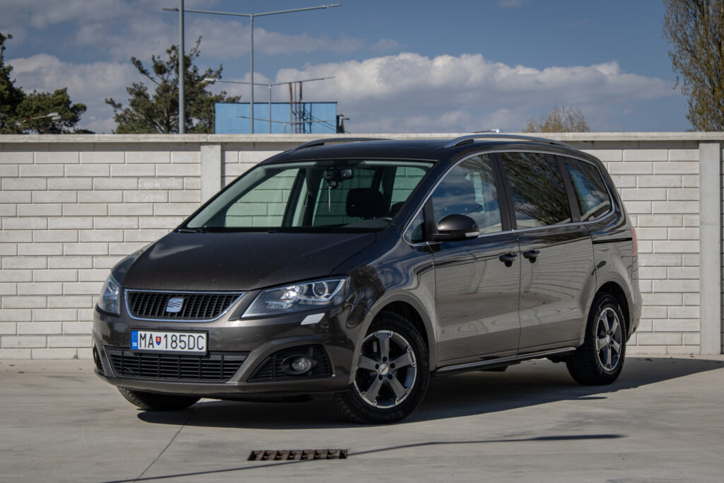 Seat Alhambra 2.0 TDI DSG6 130kW / AJ NA SPLÁTKY / PROTIÚČET /