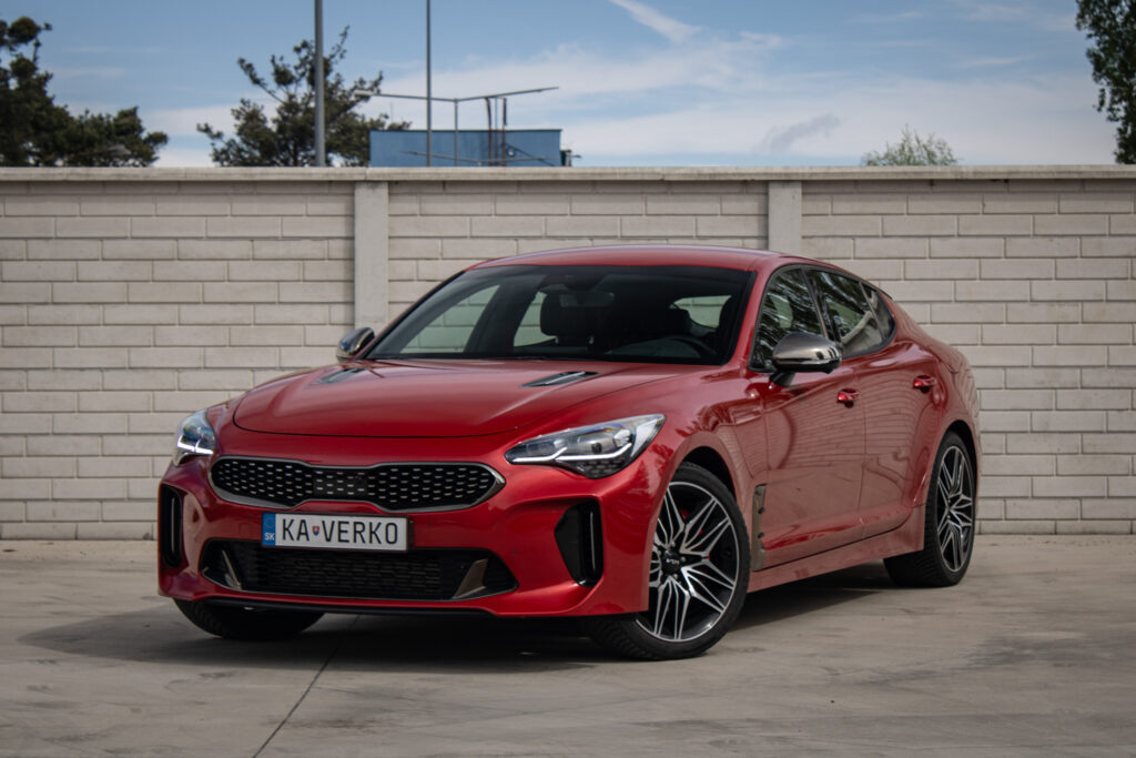 Kia Stinger GT 3.3 T-GDi 269kW AT8 / AJ NA SPLÁTKY / PROTIÚČET