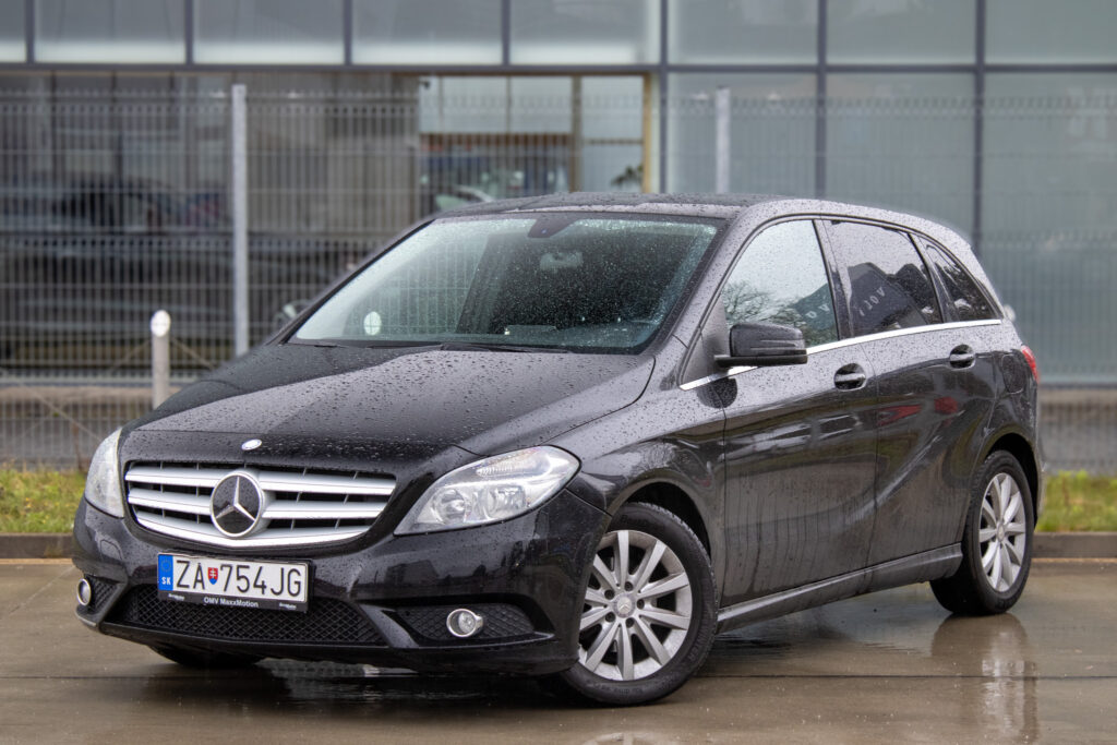 Mercedes-Benz B trieda 180 A/T, 90kW, A7 / AJ NA SPLÁTKY / PROTIÚČET /