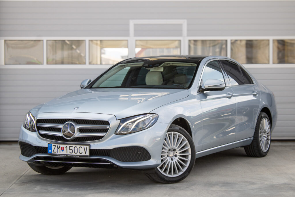 Mercedes-Benz E trieda Sedan 220 d 4MATIC A/T, 143kW, A9 / AJ NA SPLÁTKY / PROTIÚČET /