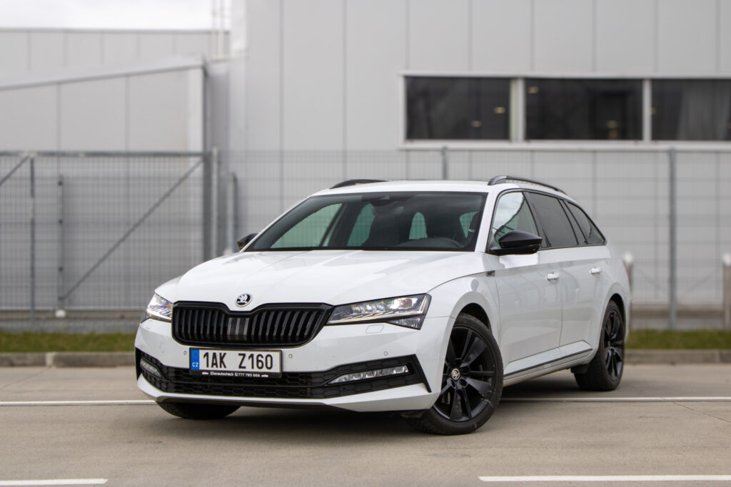 Škoda Superb Combi 2.0 TDI Sportline DSG, 147kW, A7, / AJ NA SPLÁTKY / PROTIÚČET /