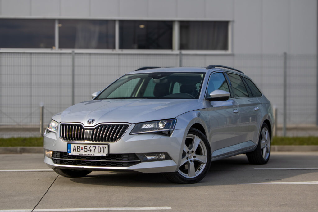 Škoda Superb Combi 2.0 TDI 4x4 Ambition, 110kW, M6, / AJ NA SPLÁTKY / PROTIÚČET /
