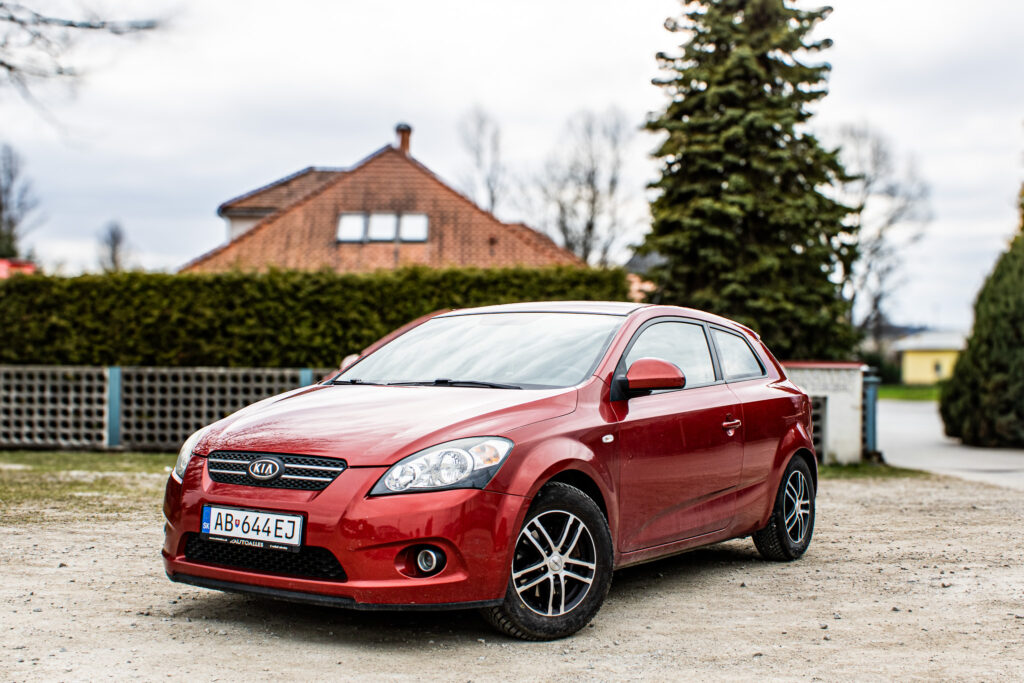 Kia Ceed Ceed  1,6 benzín 93kW   FINANCOVANIE/PROTIÚČET