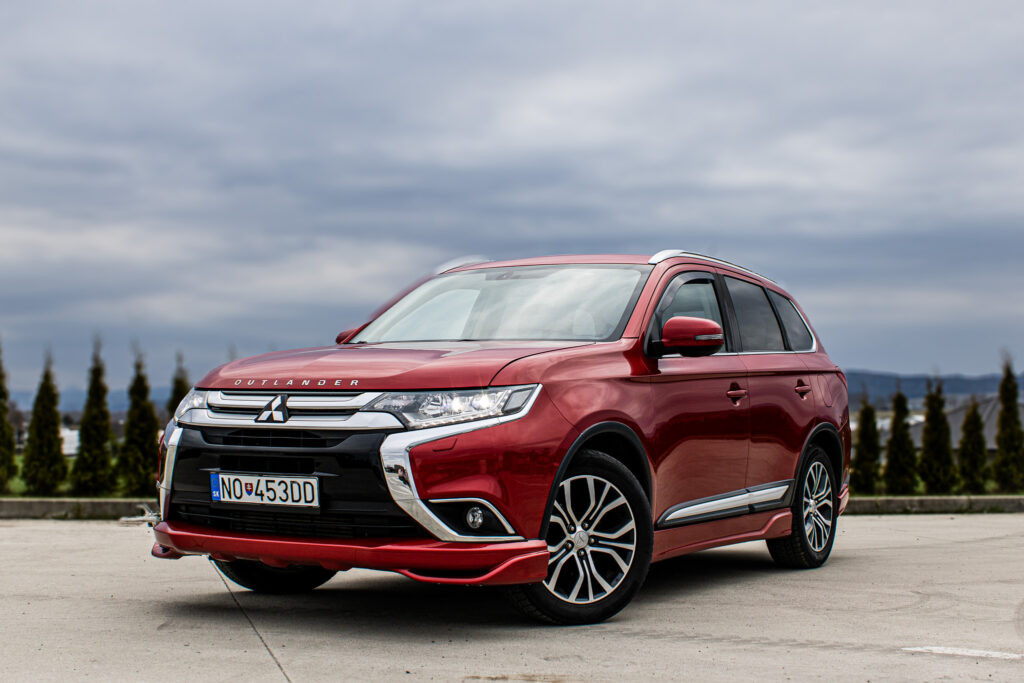 Mitsubishi Outlander 2.2 TDI 110 kW.  PROTIÚČET/FINANCOVANIE