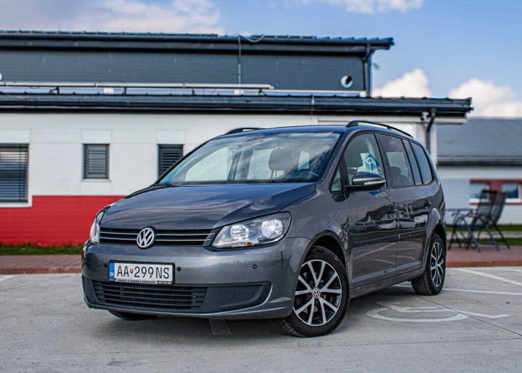 Volkswagen Touran 1.6 TDI Trendline.   FINANCOVANIE/PROTIÚČET