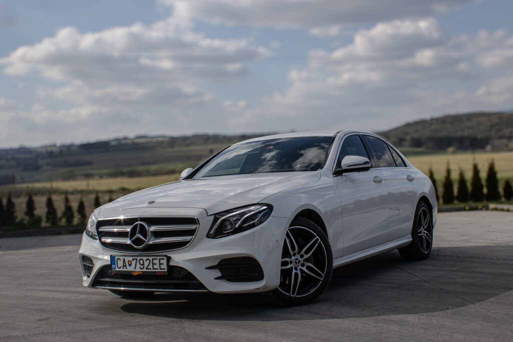 Mercedes-Benz E trieda 220 d 4MATIC  143kW,      FINANCOVANIE/PROTIÚČET