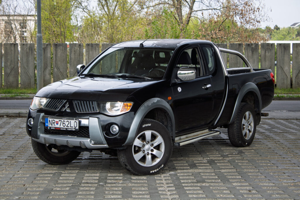 Mitsubishi L 200 2.5 DI-D 100kW MT5 / NA SPLÁTKY / NA PROTIÚČET