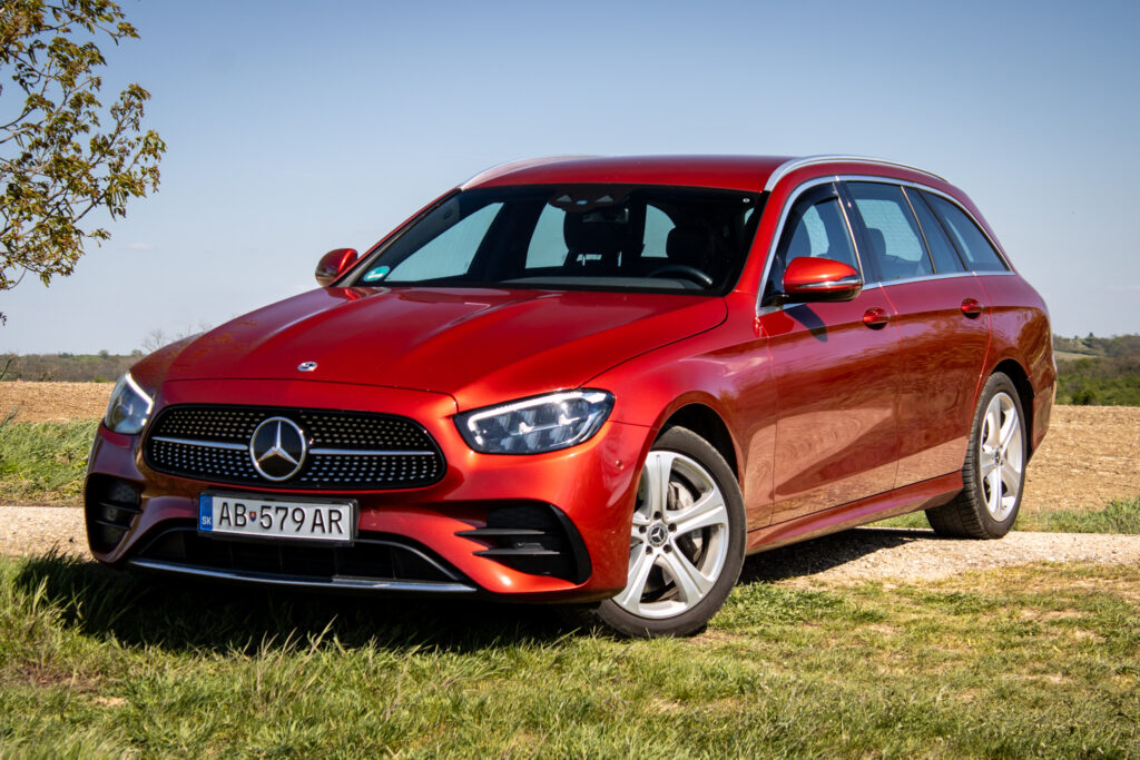 Mercedes-Benz E300de AMG Line 143kw AT/9 2022 / AJ NA SPLÁTKY / PROTIÚČET