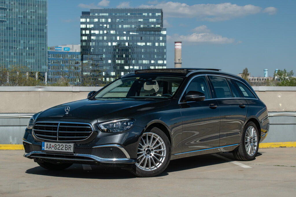 Mercedes-Benz E trieda Mercedes E220 A/T 9 143kW /AJ NA SPLÁTKY / PROTIHODNOTA /