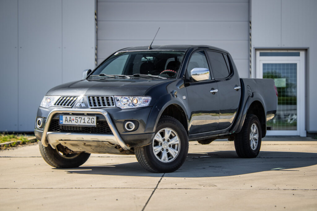 Mitsubishi L 200 2.5 DI-D Double Cabin 100kW / NA SPLÁTKY / NA PROTIÚČET