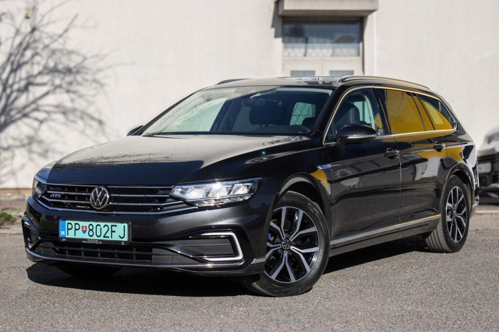 Volkswagen Passat Variant 1.4 TSI PHEV GTE / 115kW / A7 / ZÁRUKA / AJ NA SPLÁTKY / PROTIÚČET