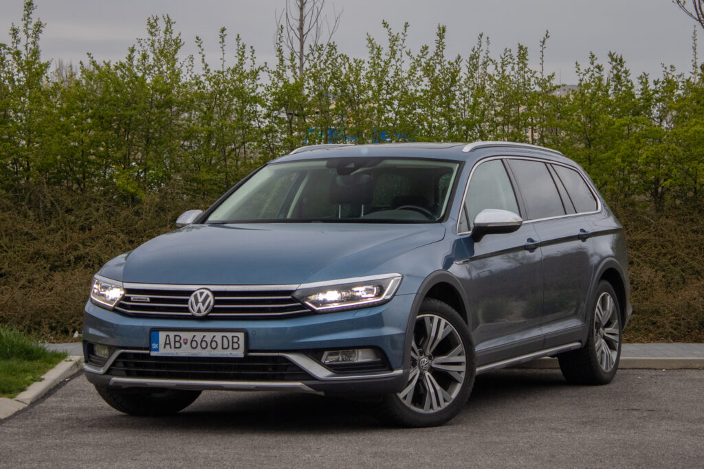 Volkswagen Passat Alltrack 2.0 TDI BMT 4MOTION DSG Business / AJ NA SPLÁTKY / PROTIÚČET /