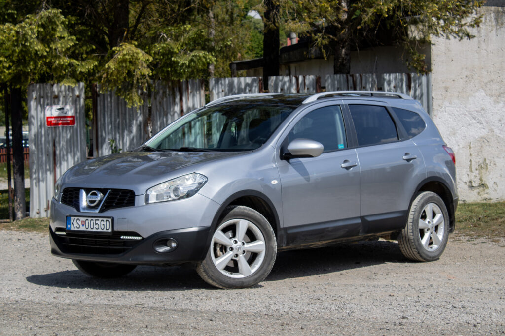 Nissan Qashqai 1.5 dCi 4x2 / 7 miestne / 81kW / M6 / ZÁRUKA / AJ NA SPLÁTKY / PROTIÚČET