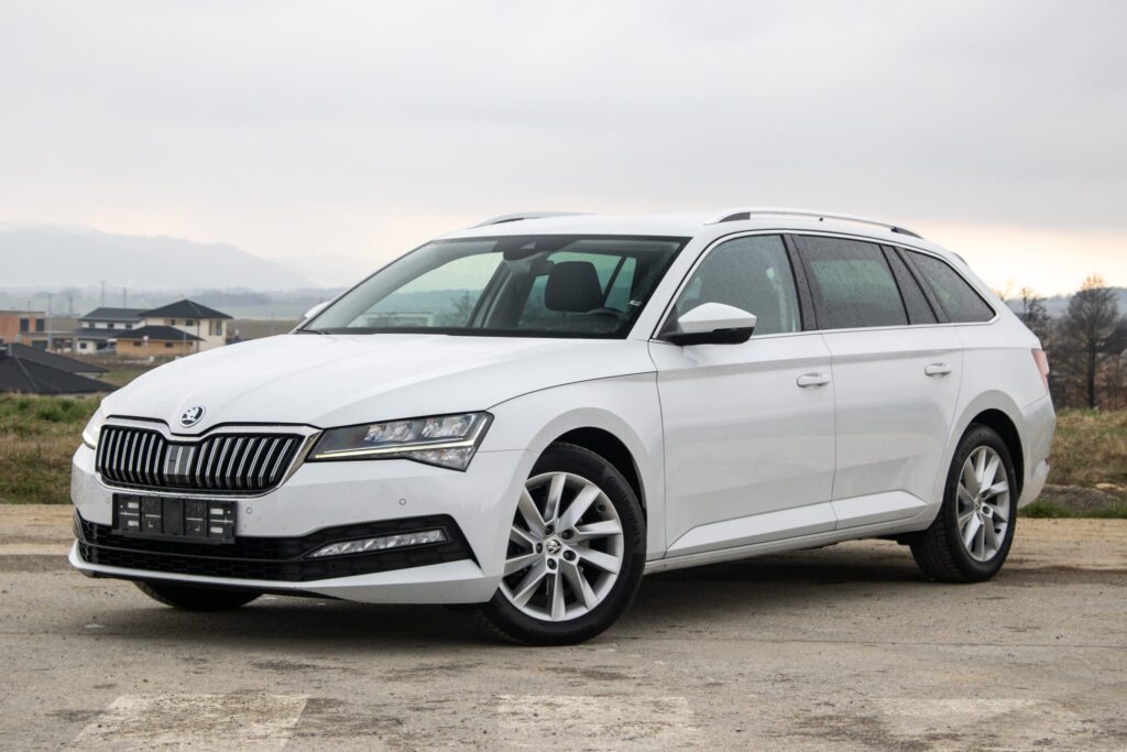 Škoda Superb Combi 2.0 TDI Ambition DSG / 110kW / A7 / ZÁRUKA / AJ NA SPLÁTKY / PROTIÚČET