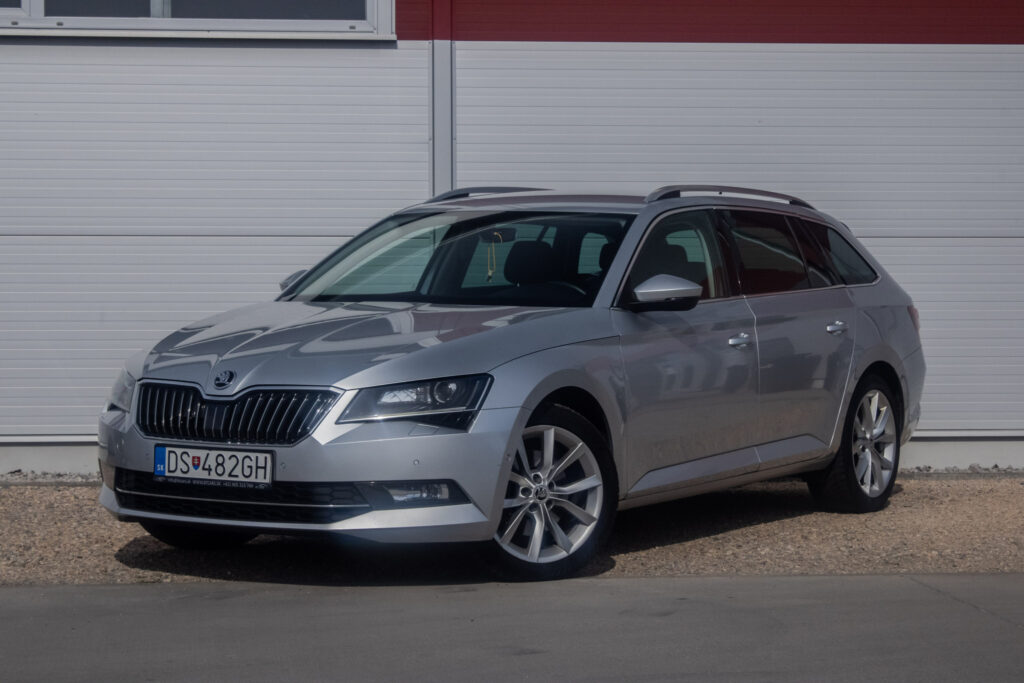 Škoda Superb Combi 1.6 TDI STYLE / Canton / ACC / AJ NA SPLÁTKY / PROTIÚČET