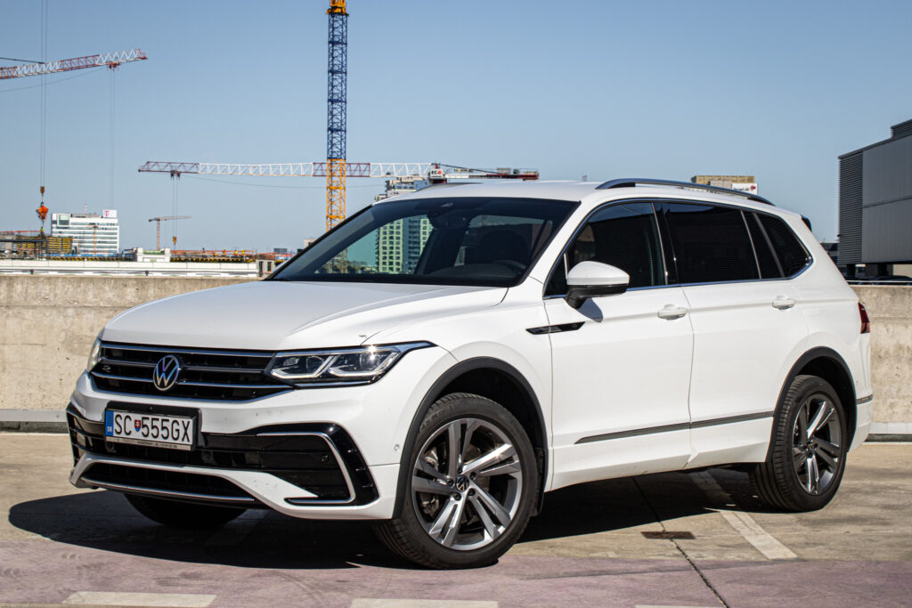 Volkswagen Tiguan VW  Allspace, benzín 140kw, 4x4, R-line /AJ NA SPLÁTKY/PROTIÚČET/