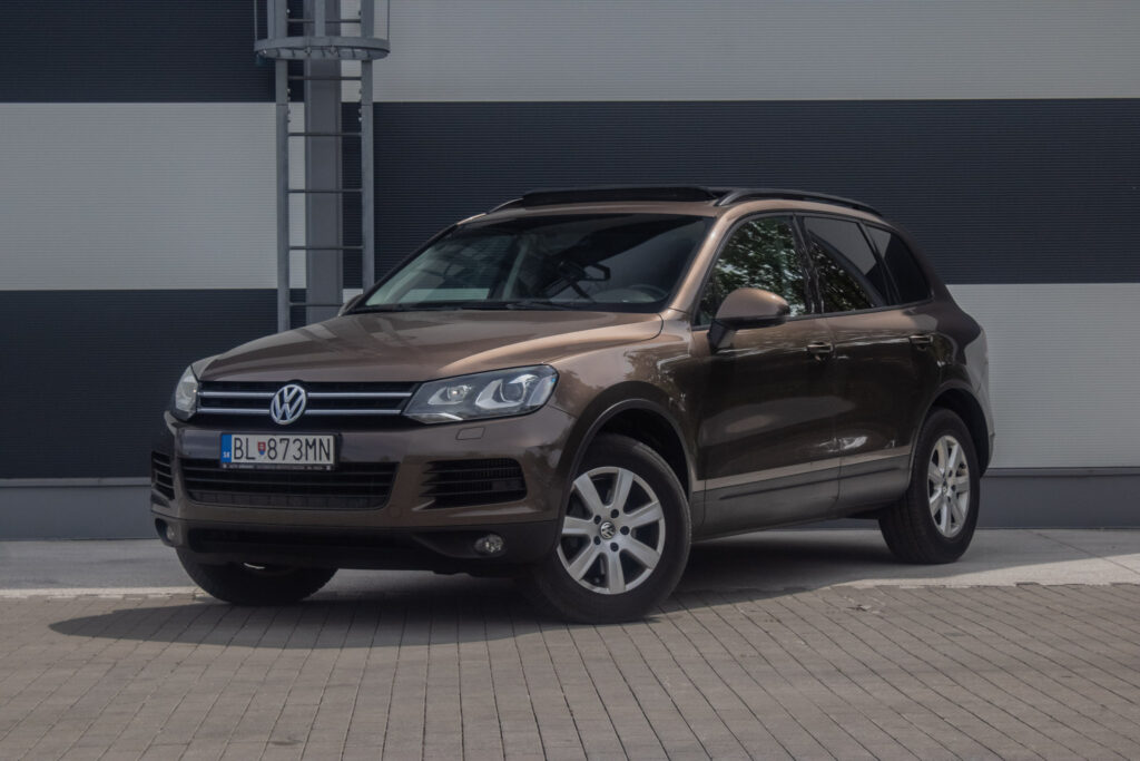 Volkswagen Touareg II 3.0 V6 TDI 4XMOTION / PANO / Ťažné / AJ NA SPLÁTKY / PROTIÚČET