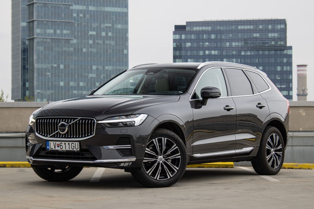 Volvo XC60 2.0 B5 mHEV Inscription AWD AT /ZÁRUKA 5 ROKOV / 150 000 KM /