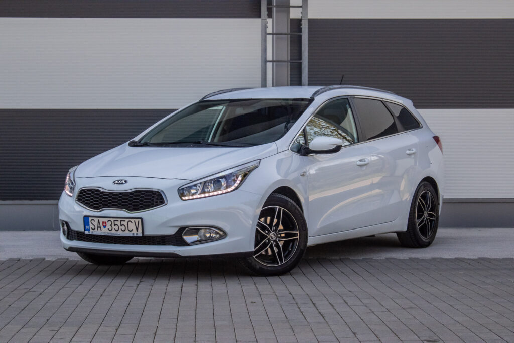 Kia Ceed SW 1.6 CRDi Gold / Nelakované / AJ NA SPLÁTKY / PROTIÚČET